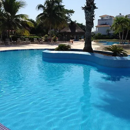 Laguna Club *