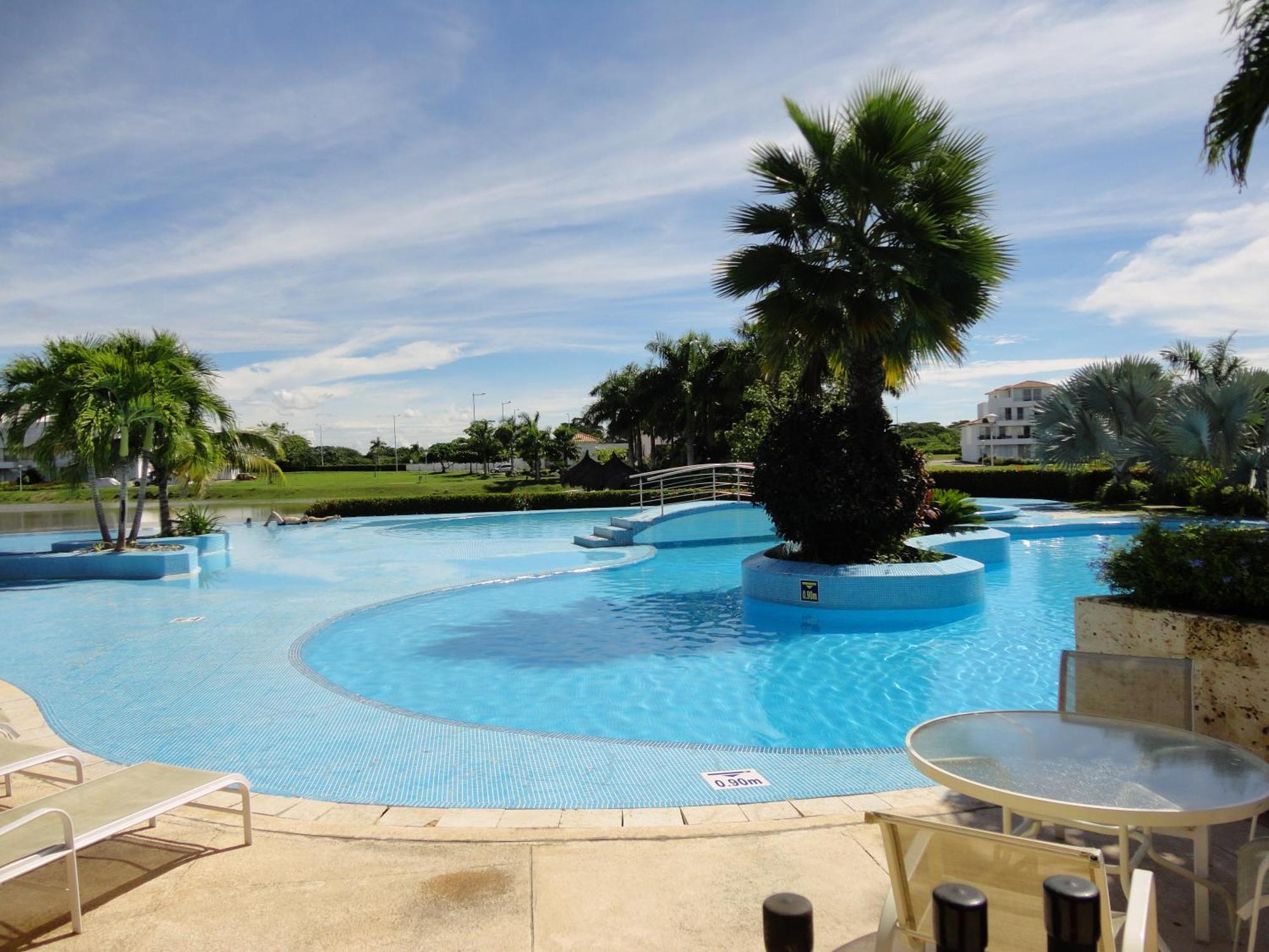 Laguna Club *
